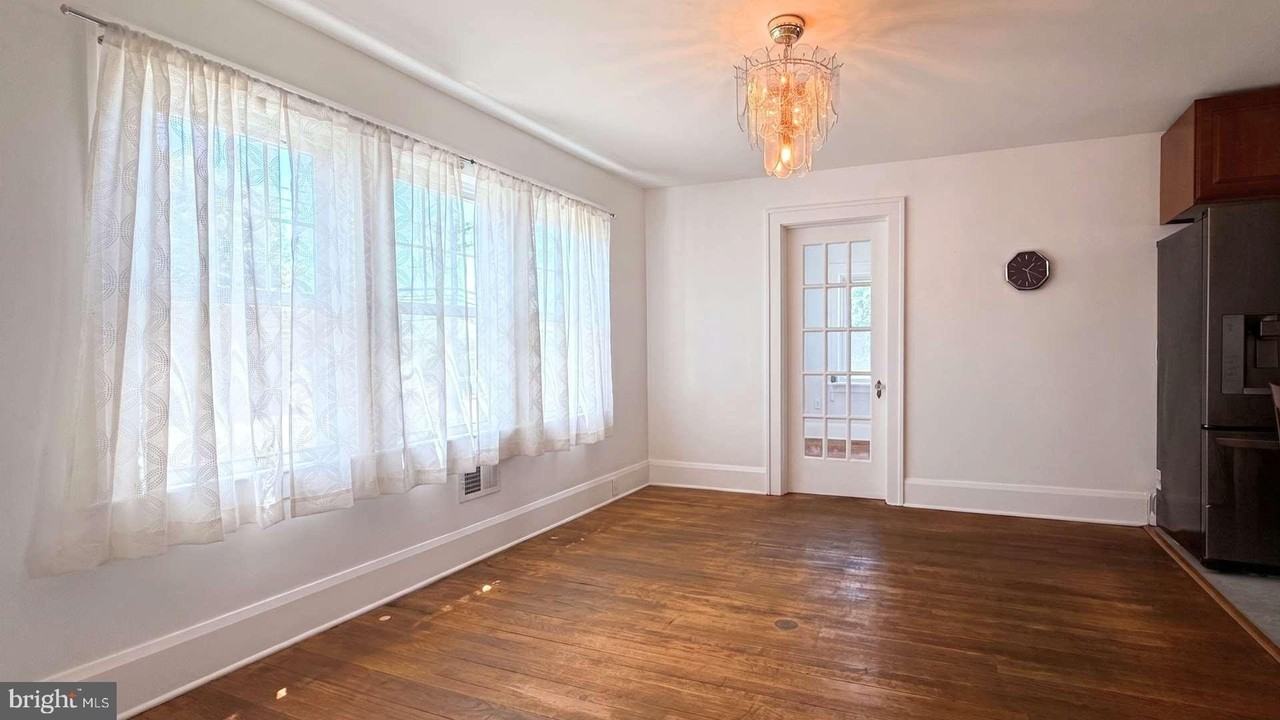 1048 MER-EDINBURG Road - Photo 6 of 19