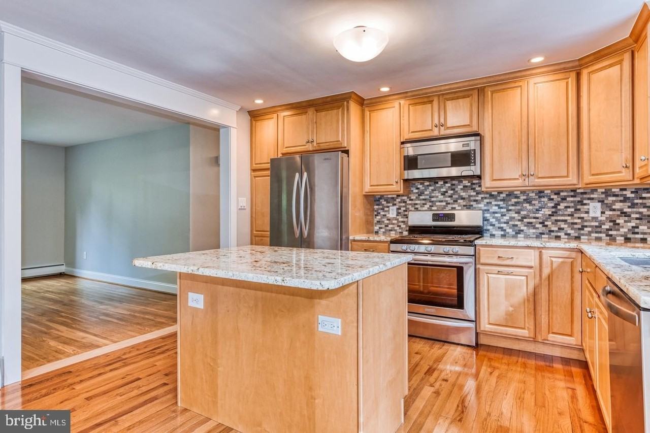 973 CHERRY Lane - Photo 3 of 30