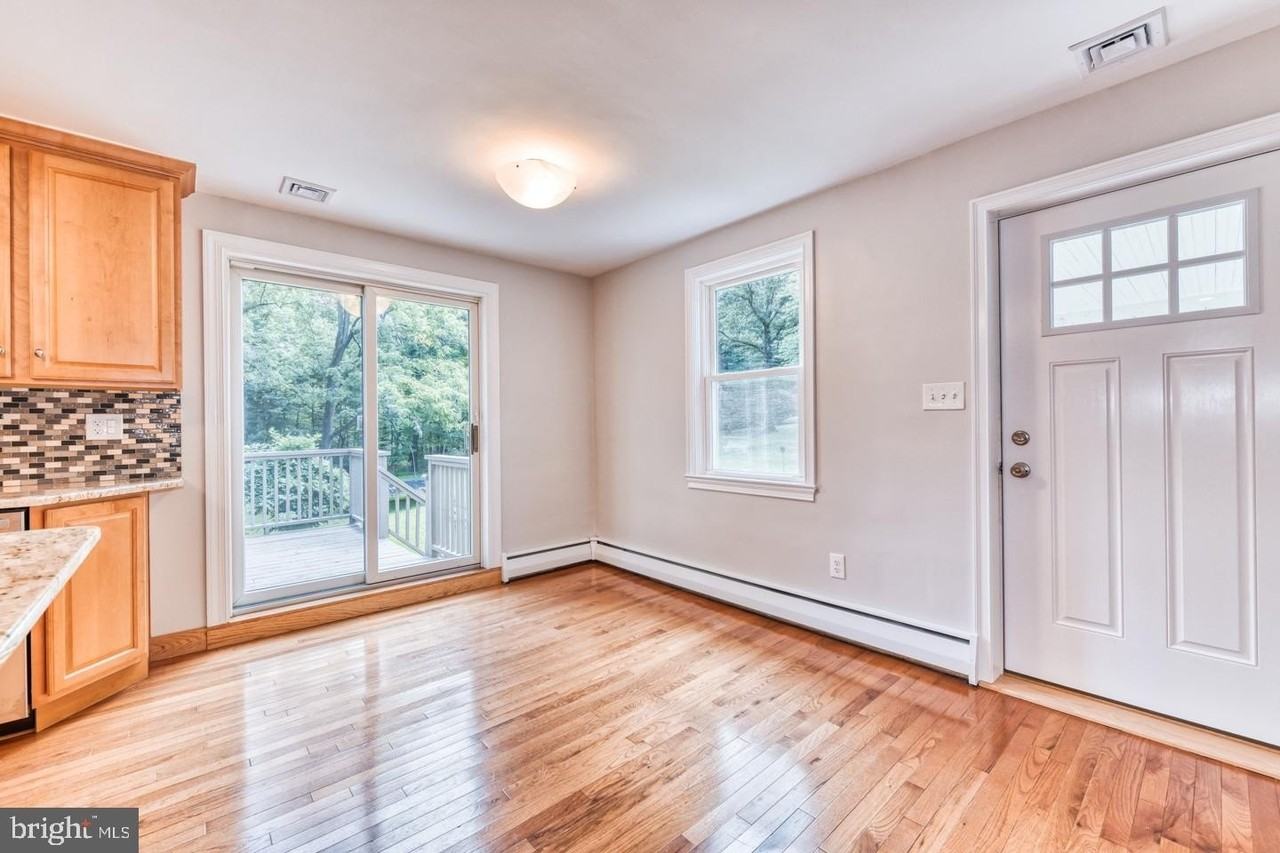 973 CHERRY Lane - Photo 6 of 30