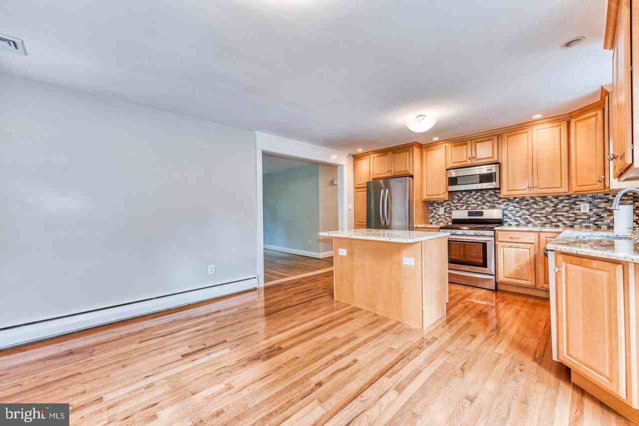 973 CHERRY Lane - Photo 7 of 30