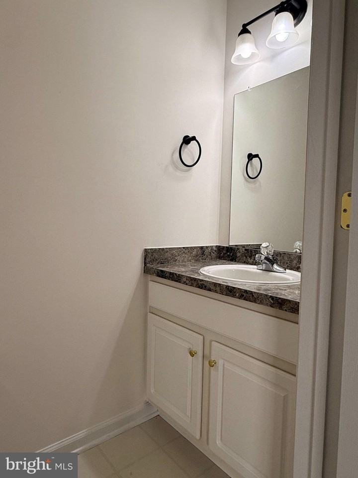 213 Fulgens Ct #224 - Photo 7 of 21