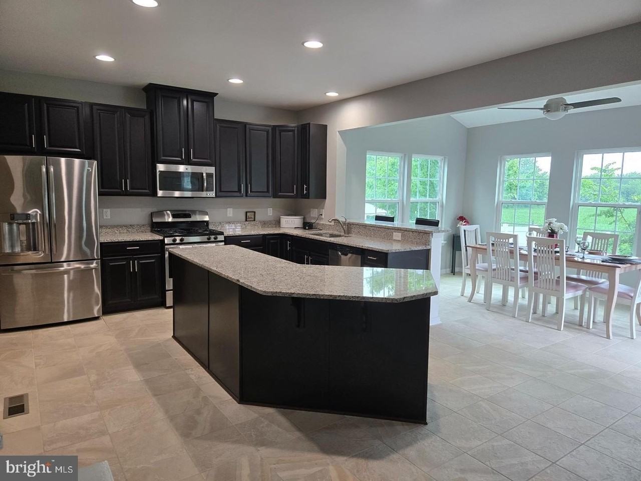 1340 Quakers Way - Photo 5 of 43