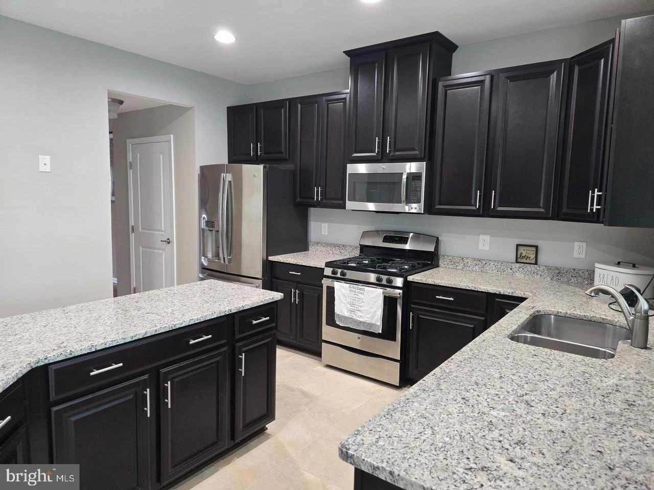 1340 Quakers Way - Photo 7 of 43