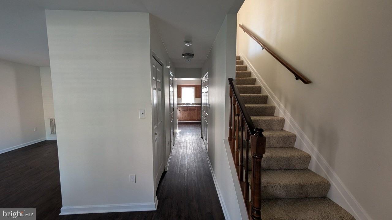 470 Stonehedge Ln - Photo 2 of 8