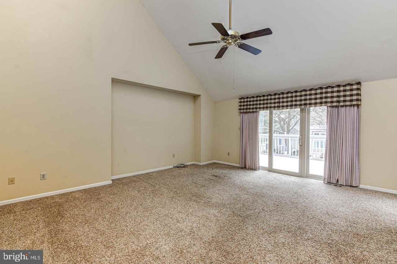 1114 Mews Ln - Photo 6 of 33