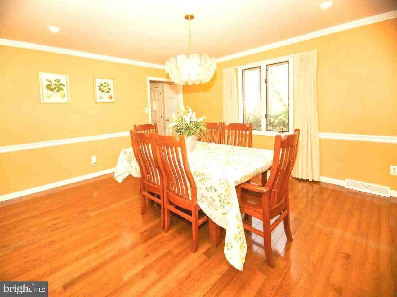 1120 Cymry Dr - Photo 4 of 25