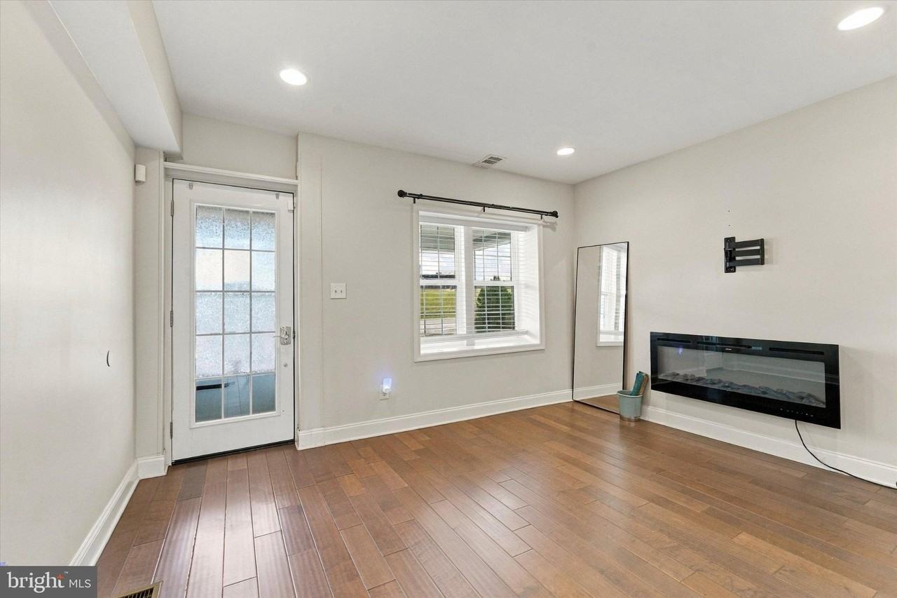 639 Old Elm St - Photo 5 of 30