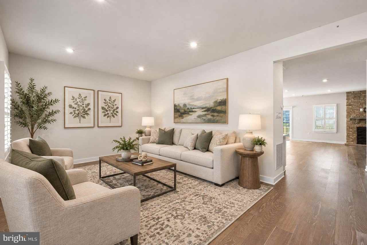 523 Spring Manor Blvd - Photo 5 of 50