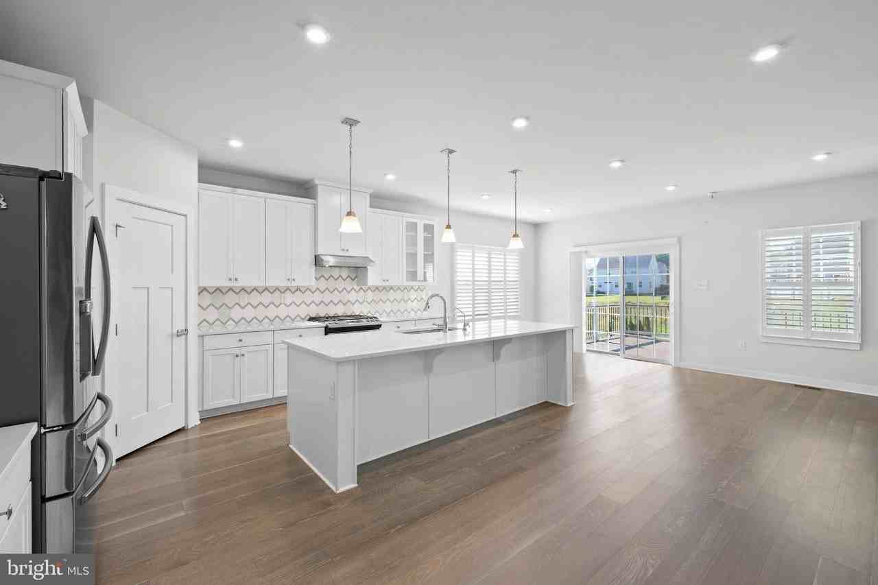 523 Spring Manor Blvd - Photo 6 of 50