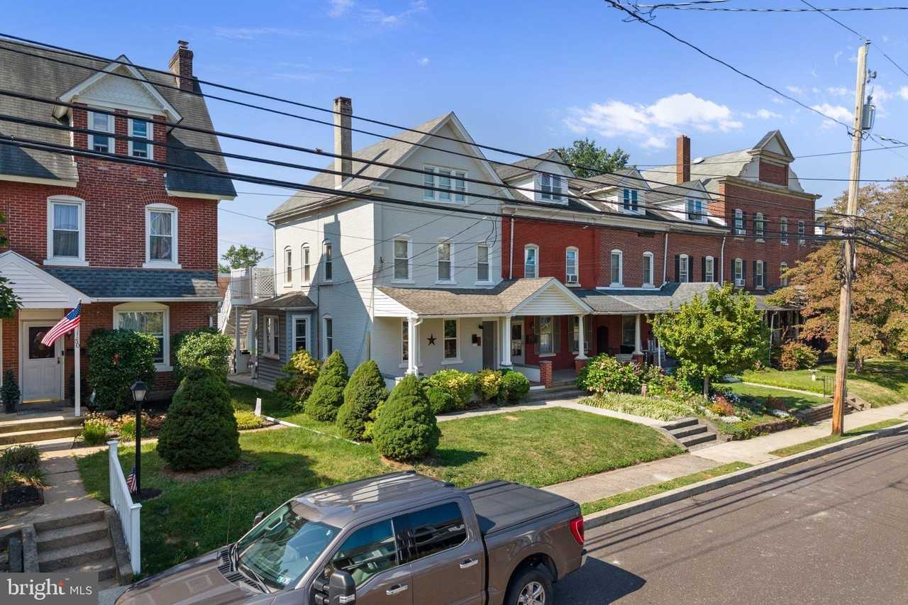 48 Penn Ave #A - Photo 3 of 3