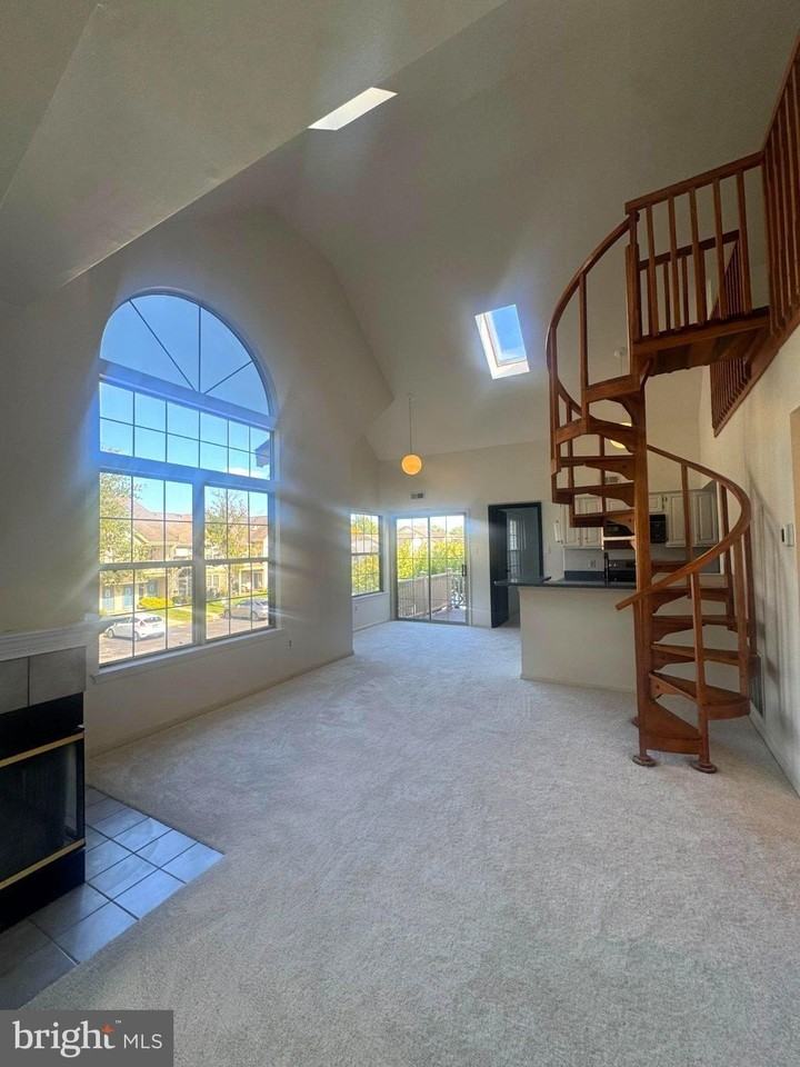 1602 Foxmeadow Cir - Photo 4 of 16