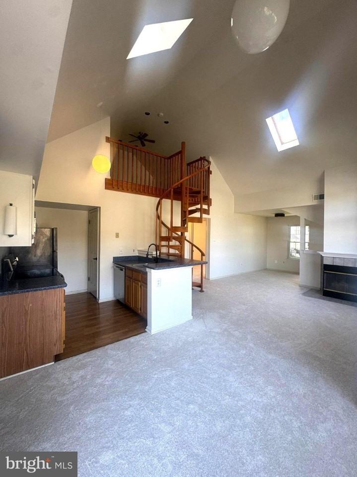 1602 Foxmeadow Cir - Photo 5 of 16