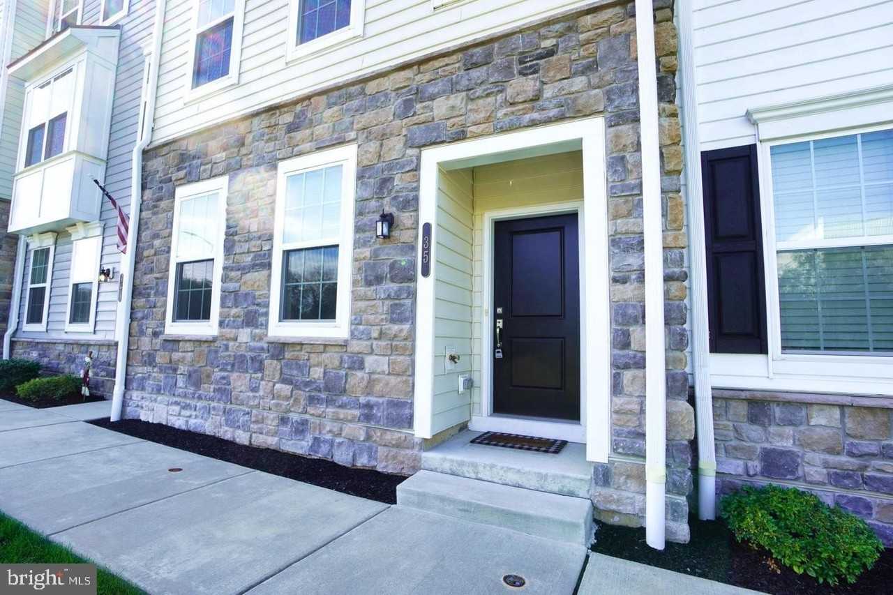 35 Jessop Ln - Photo 2 of 39