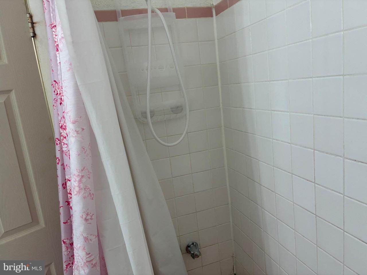 10039 Bridle Rd - Photo 6 of 15