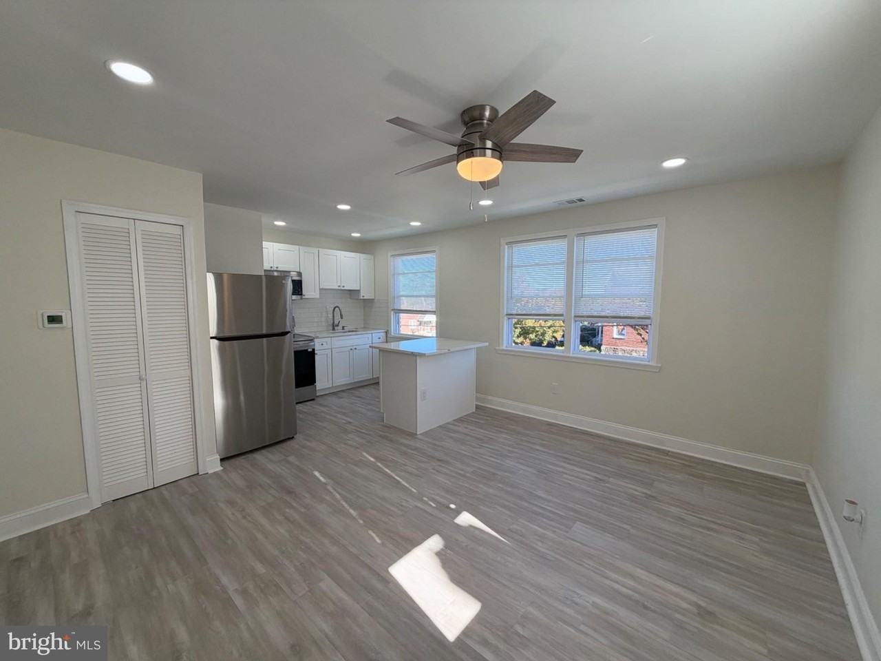 1609 E Gowen Ave - Photo 3 of 11