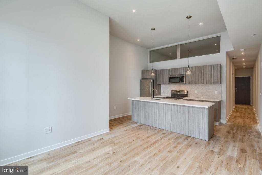 412 S 13th St #412 - Photo 3 of 21