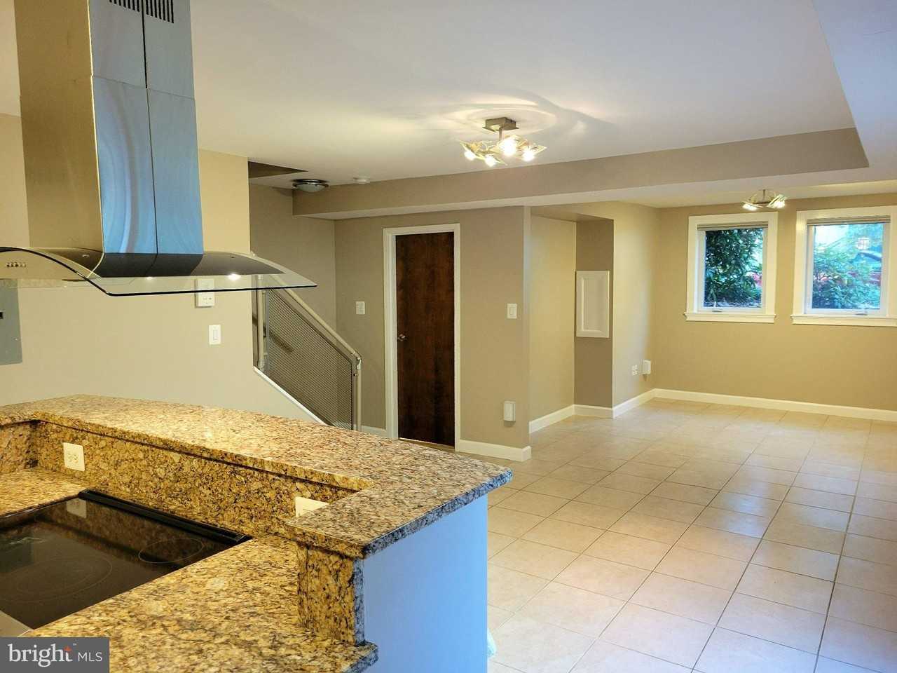 1127 N Stuart St #4 - Photo 2 of 13