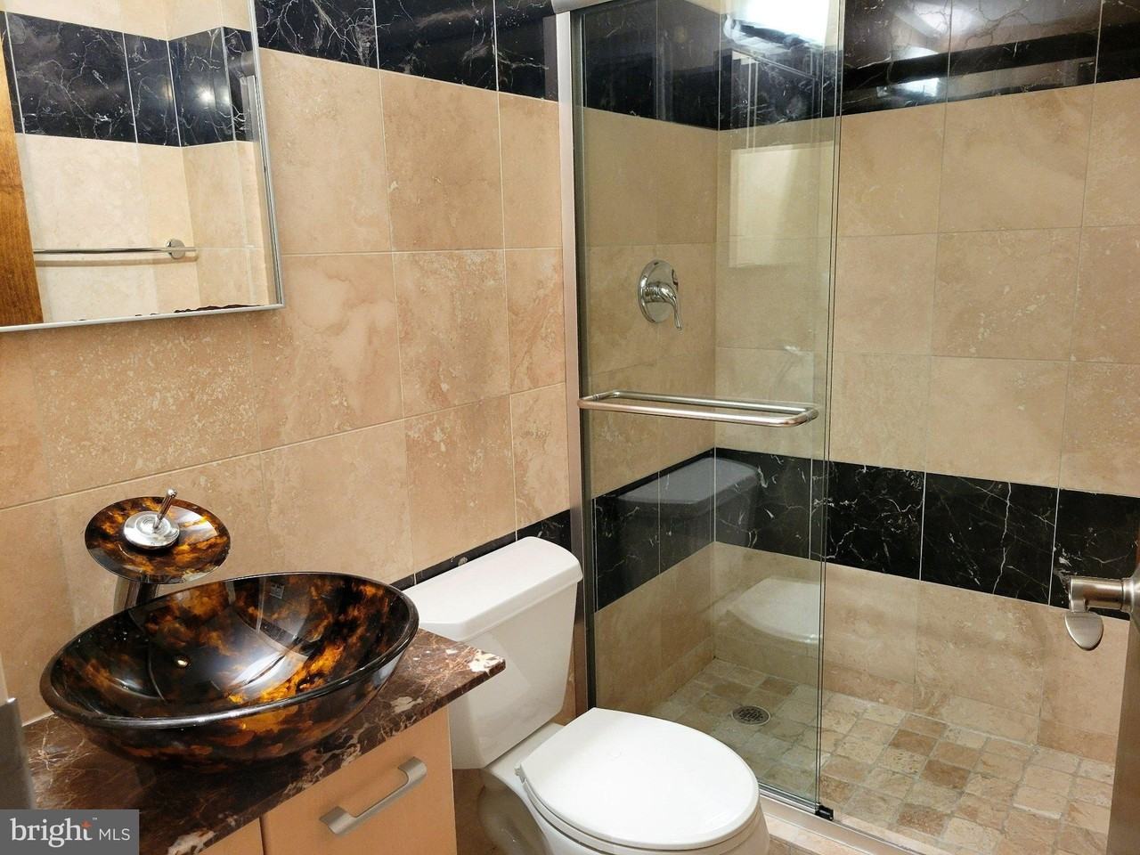 1127 N Stuart St #4 - Photo 5 of 13