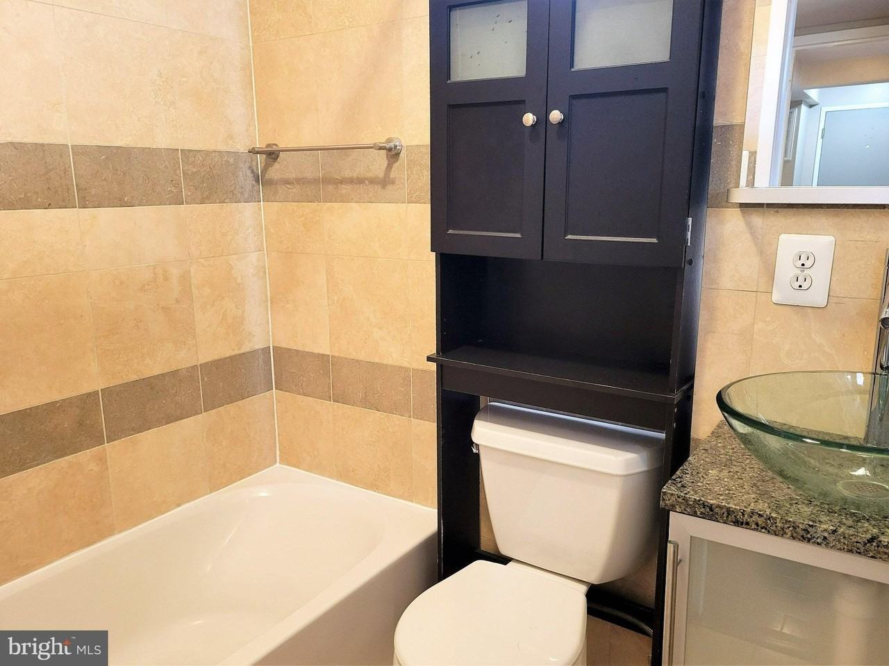 1127 N Stuart St #4 - Photo 7 of 13