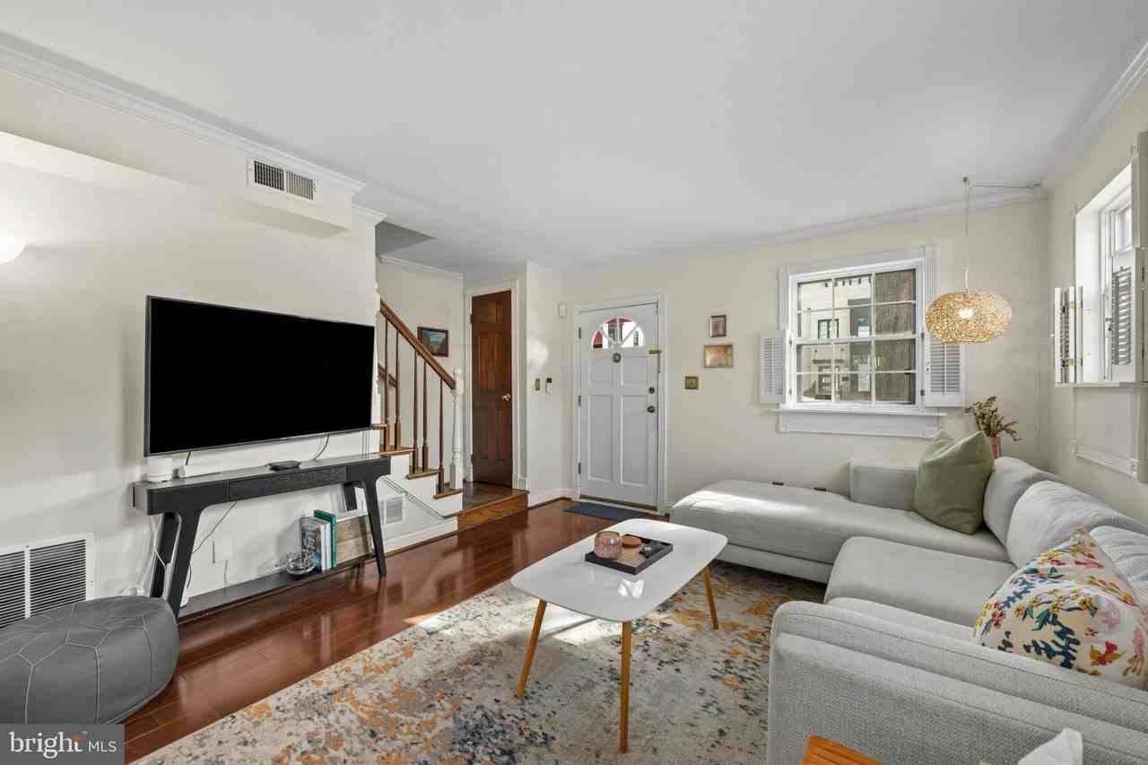 600 N Alfred St - Photo 5 of 36