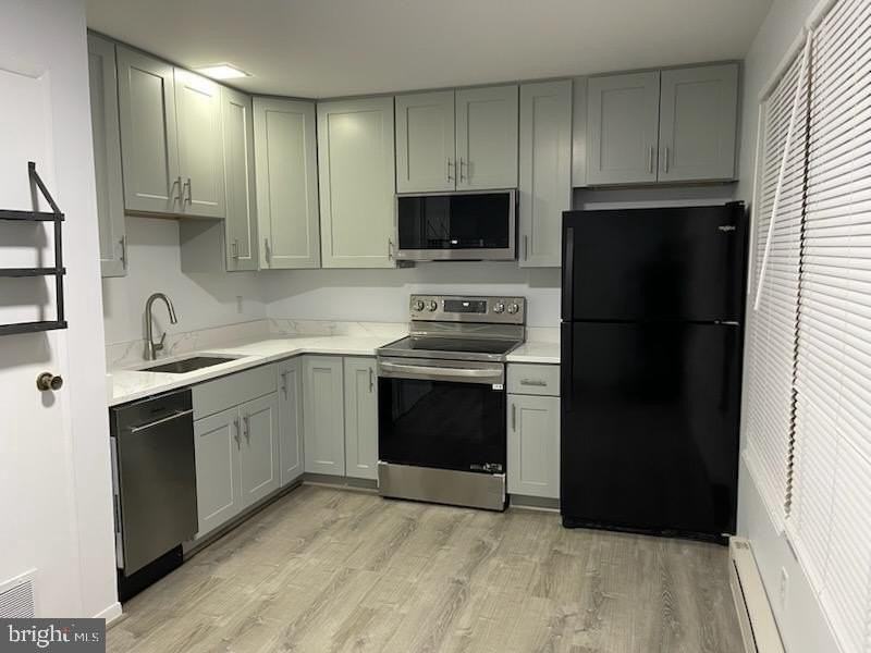 216 Cameron St - Photo 3 of 30