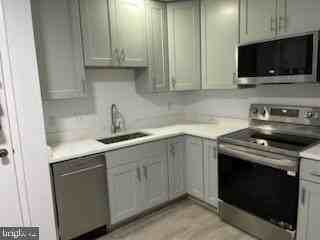 216 Cameron St - Photo 4 of 30