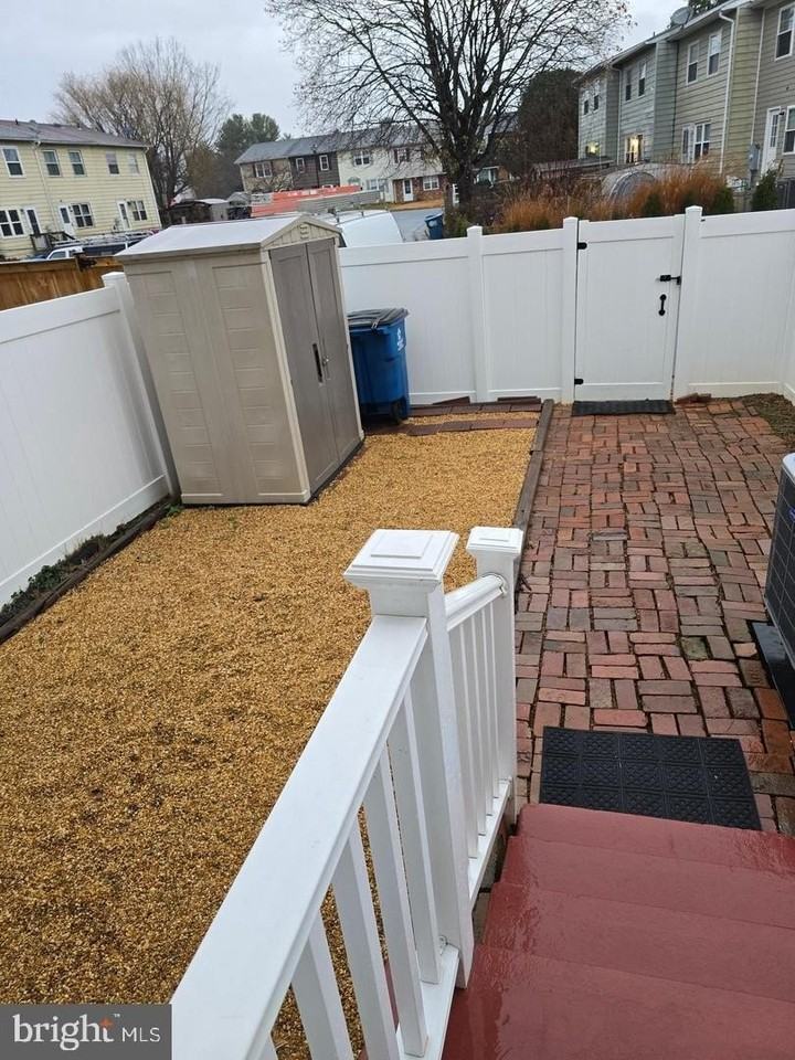 216 Cameron St - Photo 7 of 30