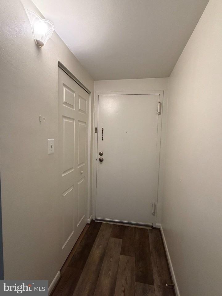 621 Center St #104 - Photo 7 of 33