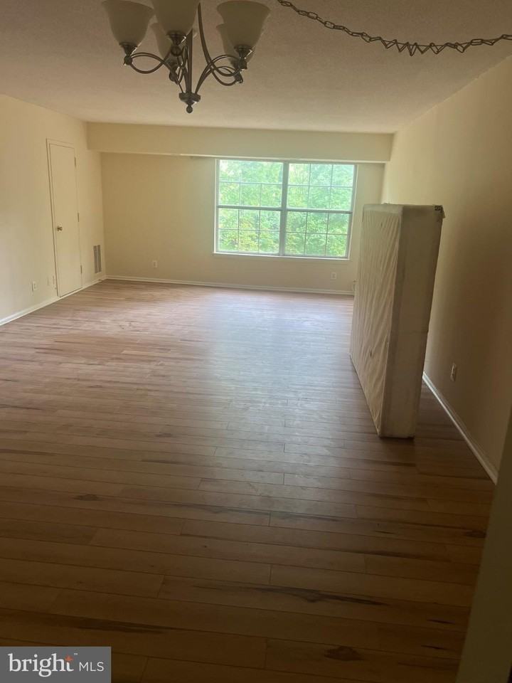 7700 Tremayne Pl #215 - Photo 6 of 22