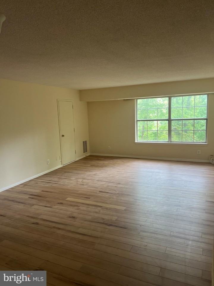 7700 Tremayne Pl #215 - Photo 7 of 22