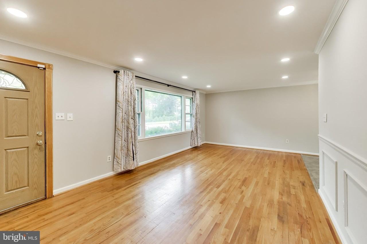 2045 Westmoreland St - Photo 3 of 42