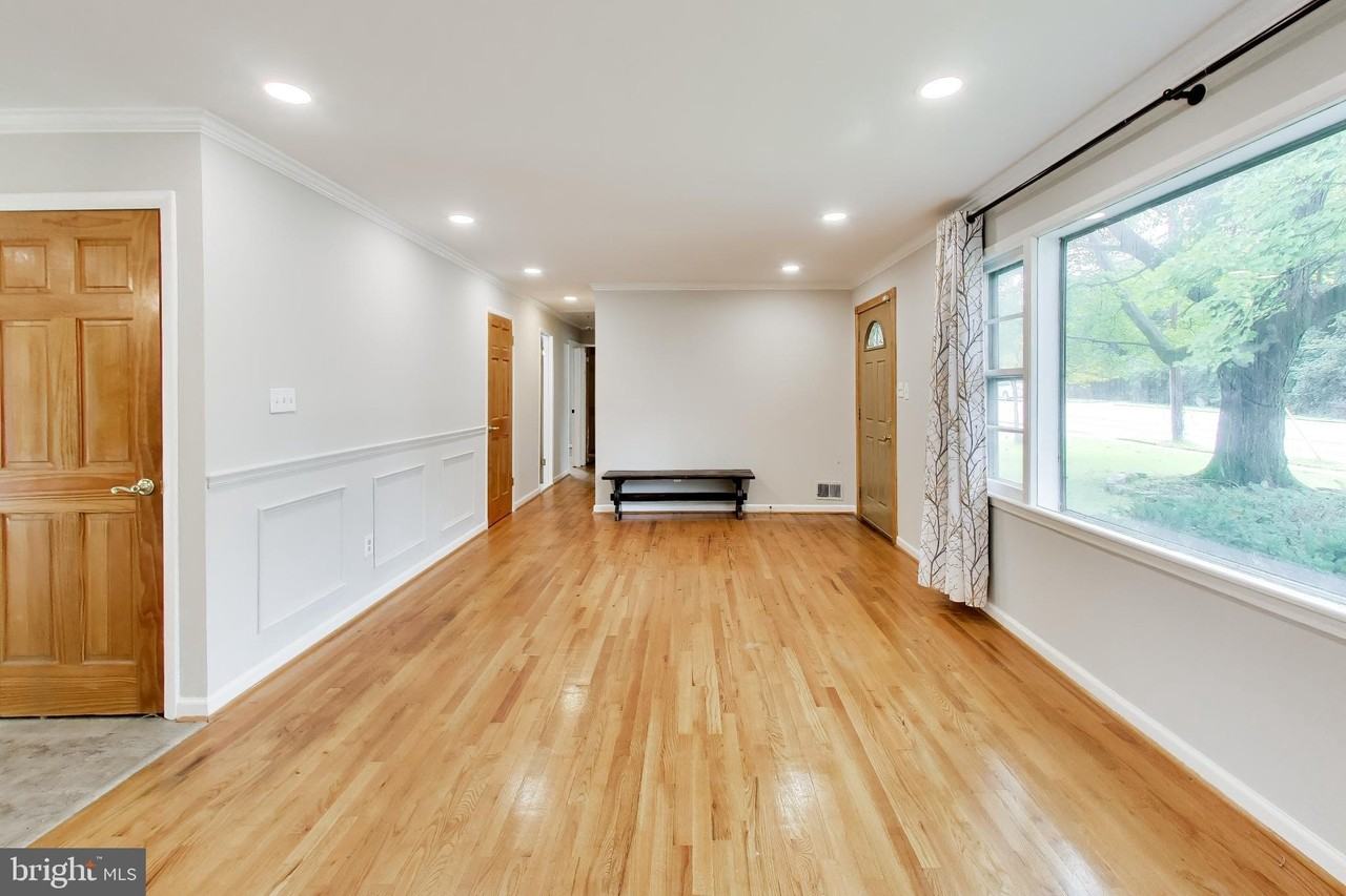 2045 Westmoreland St - Photo 5 of 42