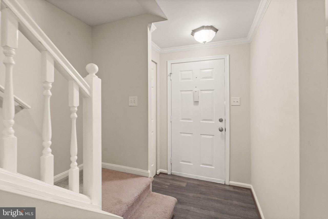 7123 Dijohn Court Dr - Photo 5 of 50