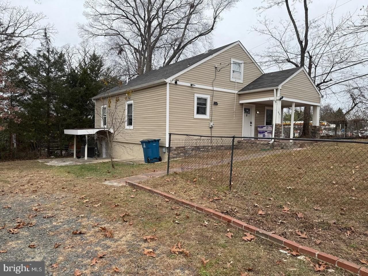 9300 Sanger St - Photo 4 of 22