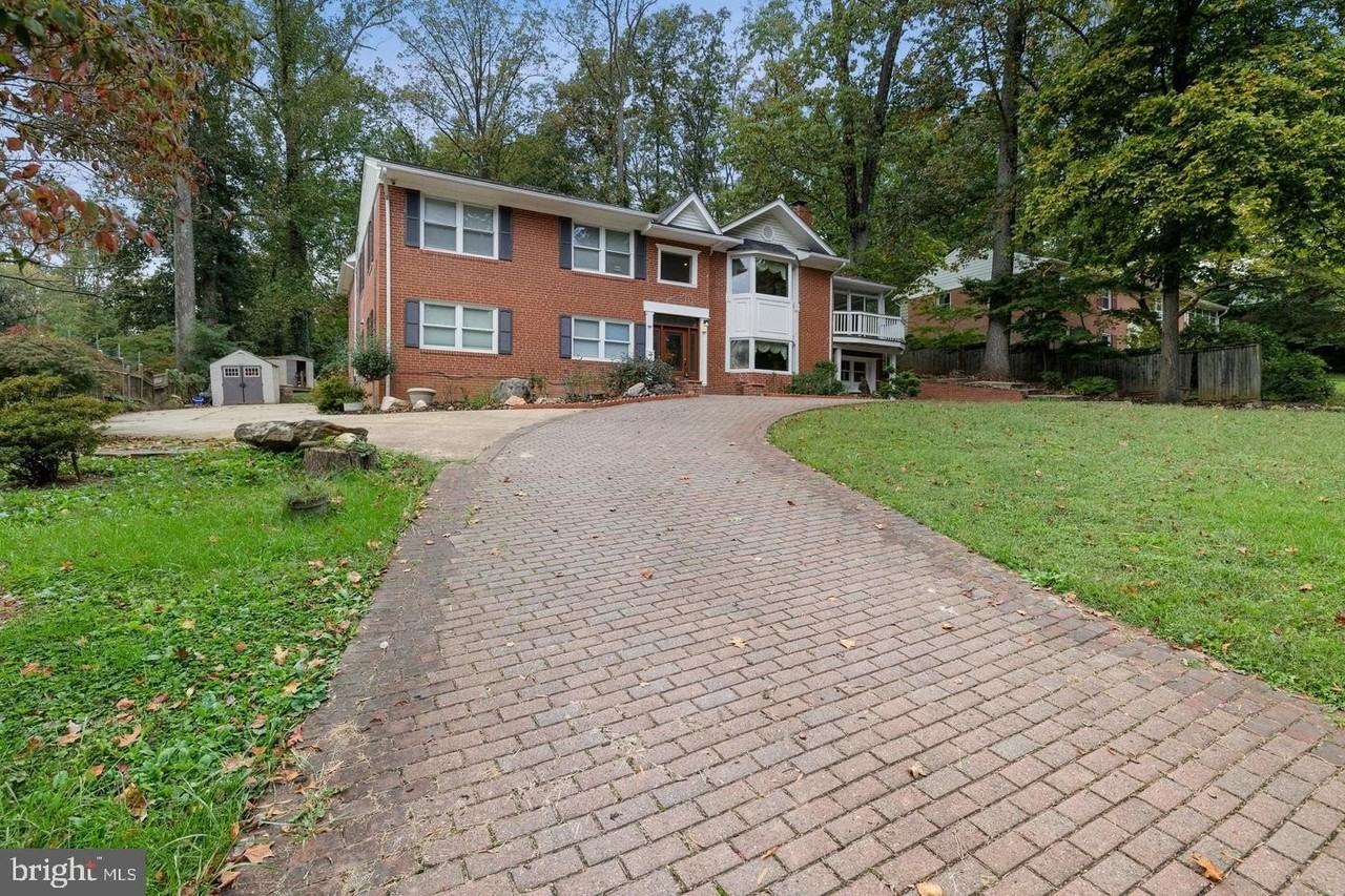 6421 Woodville Dr - Photo 4 of 50