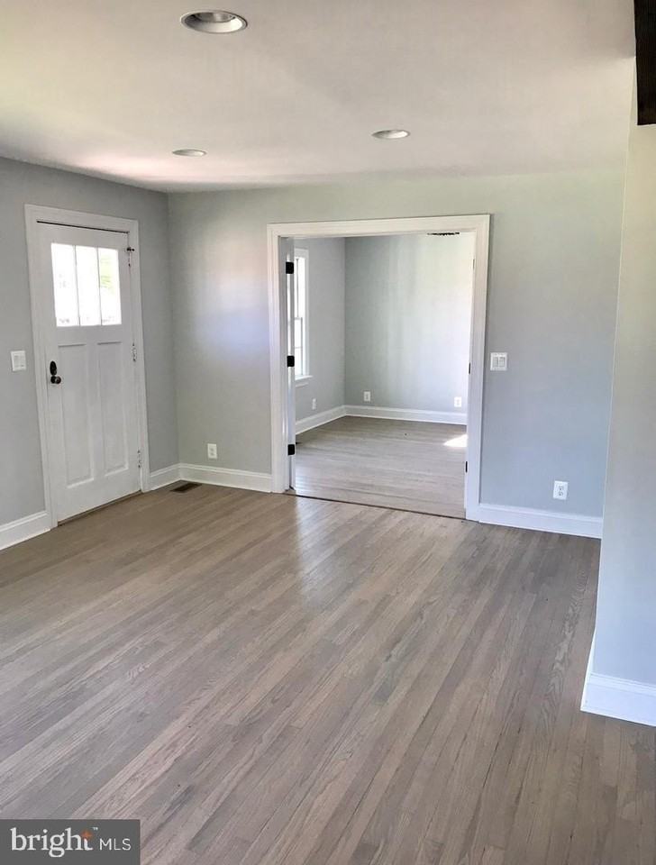 100 W Marshall St - Photo 3 of 4