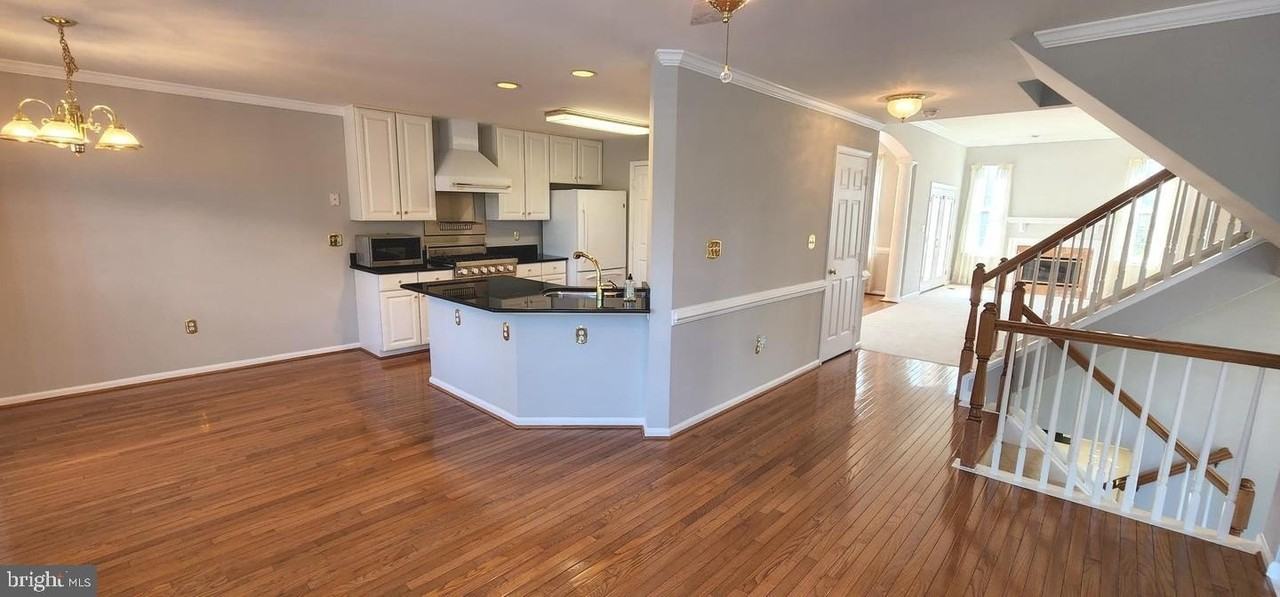 46721 Ashmere Sq - Photo 7 of 32