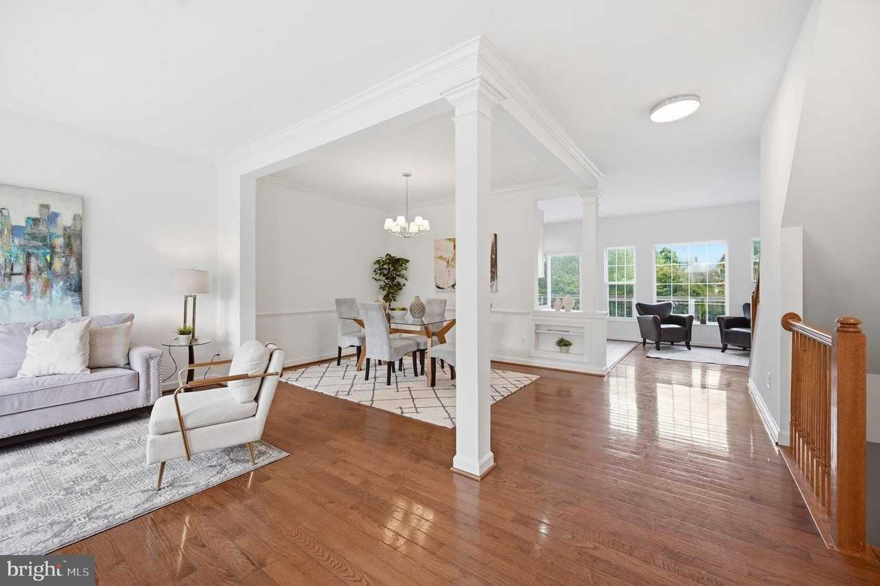 20966 Martingale Sq - Photo 3 of 35