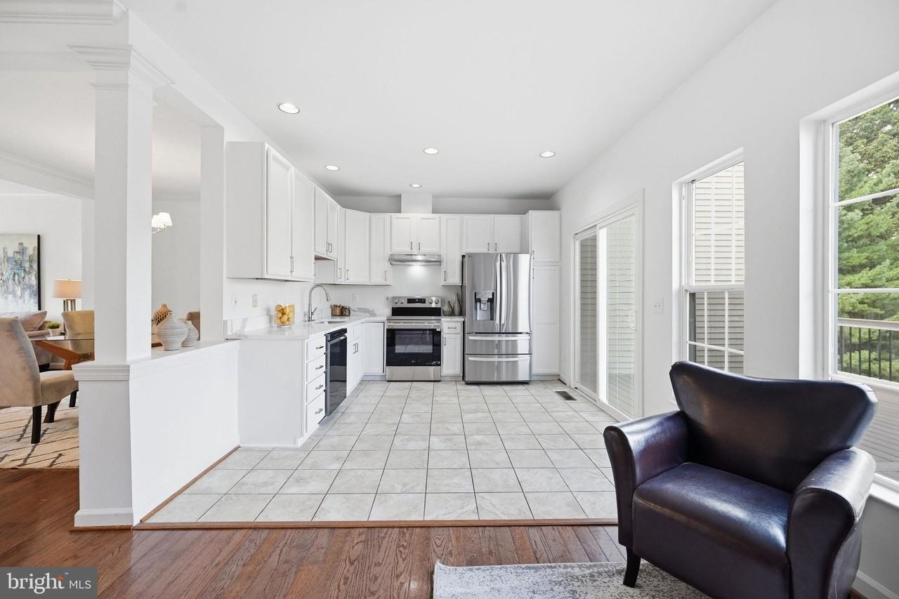20966 Martingale Sq - Photo 7 of 35