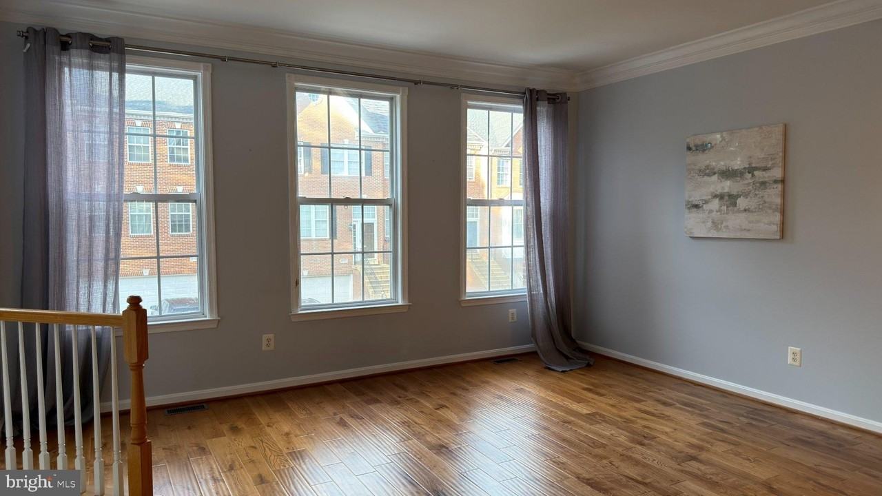 43017 Dearmont Ter - Photo 3 of 23