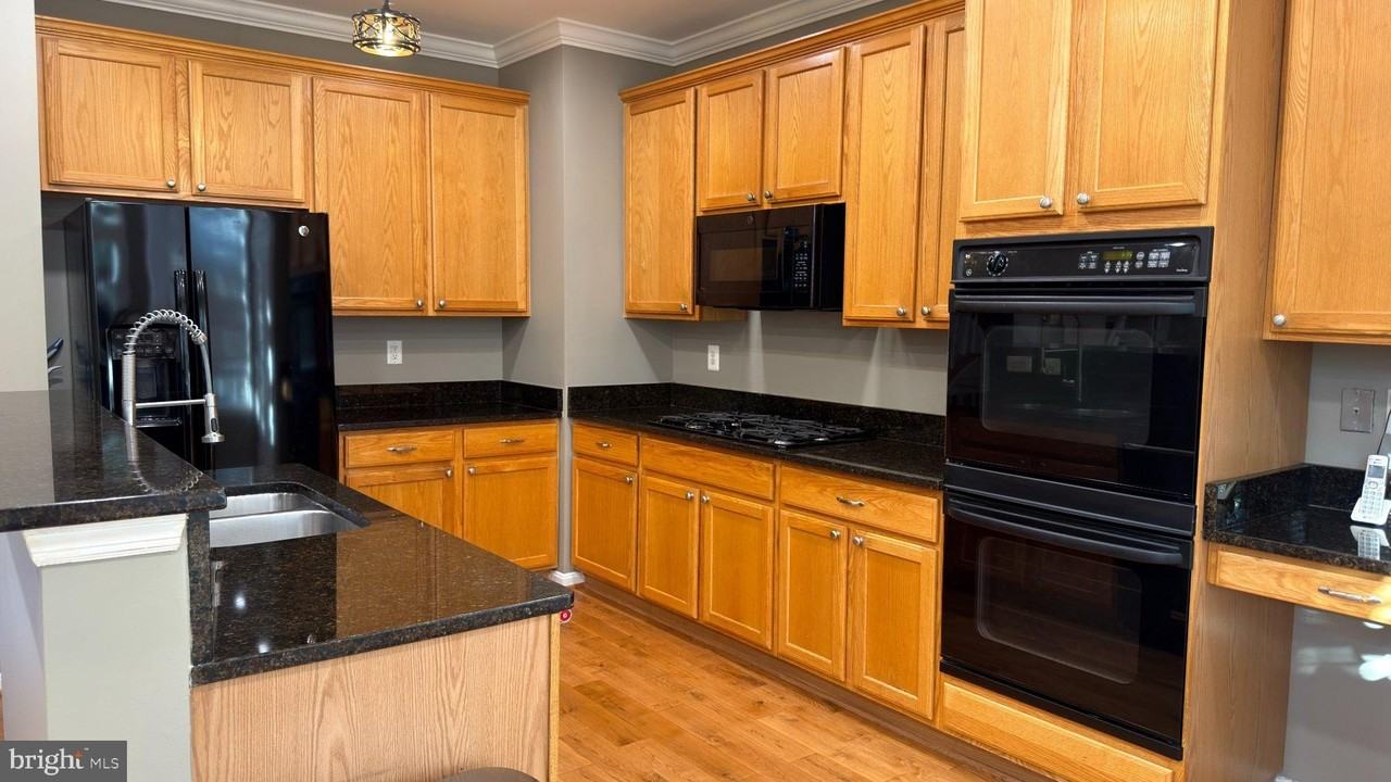 43017 Dearmont Ter - Photo 5 of 23