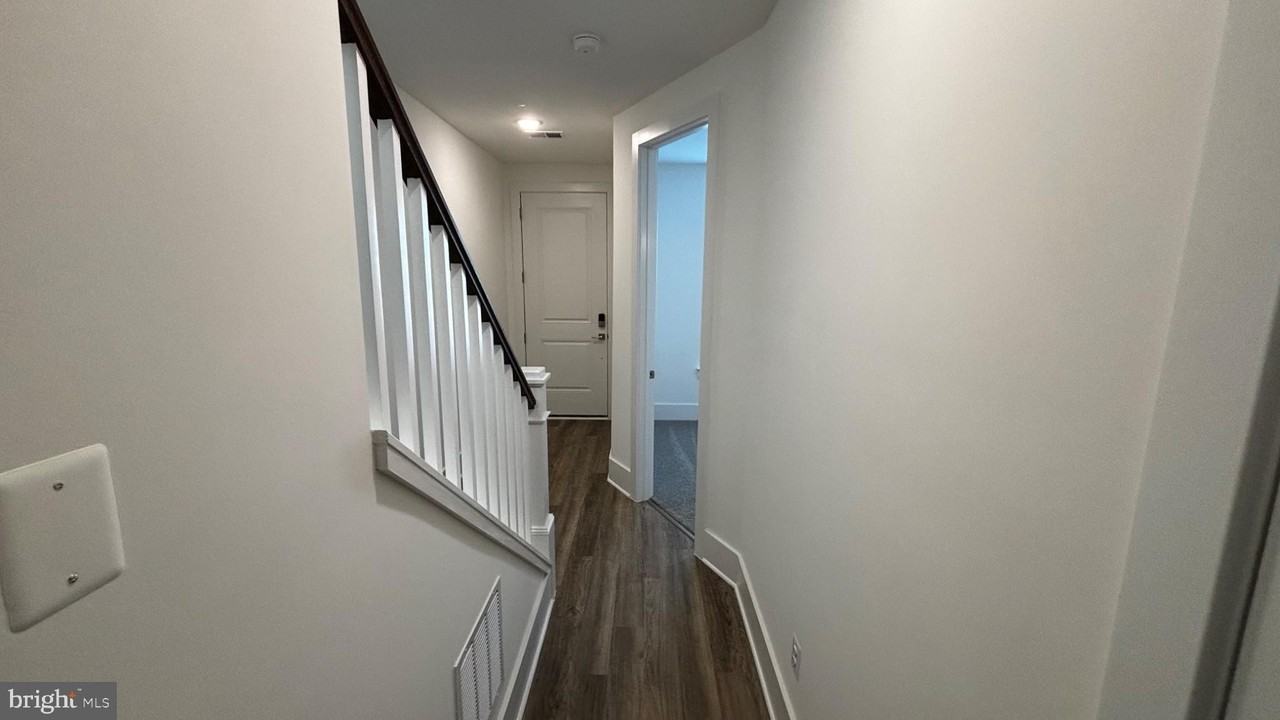 9107 Creek Bottom Ln - Photo 3 of 26