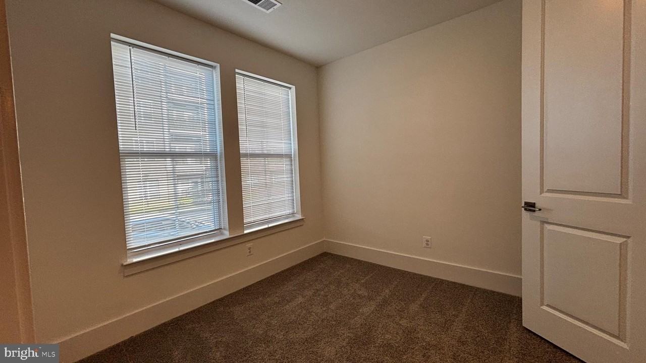 9107 Creek Bottom Ln - Photo 4 of 26