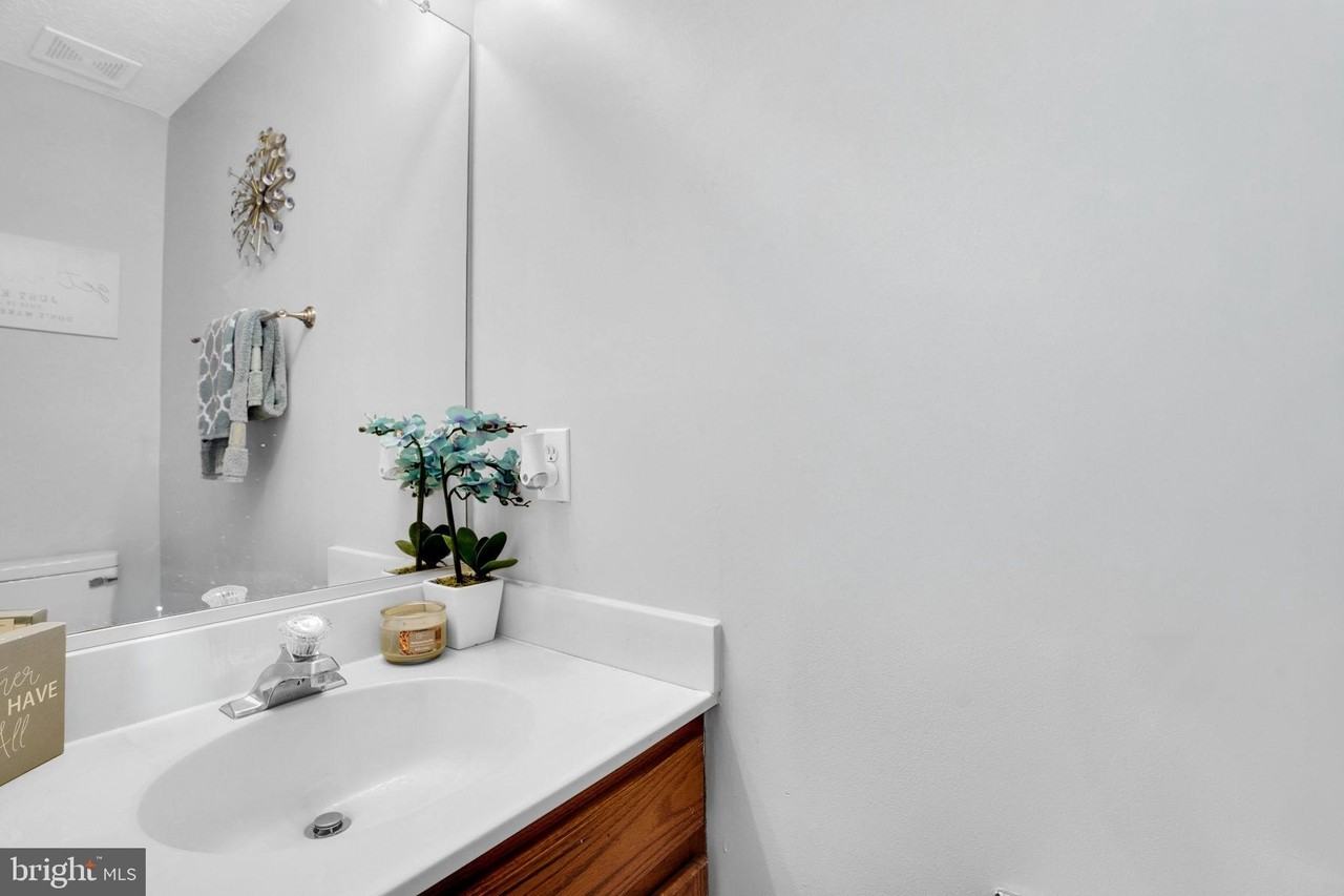 10515 Limburg Ct - Photo 6 of 27