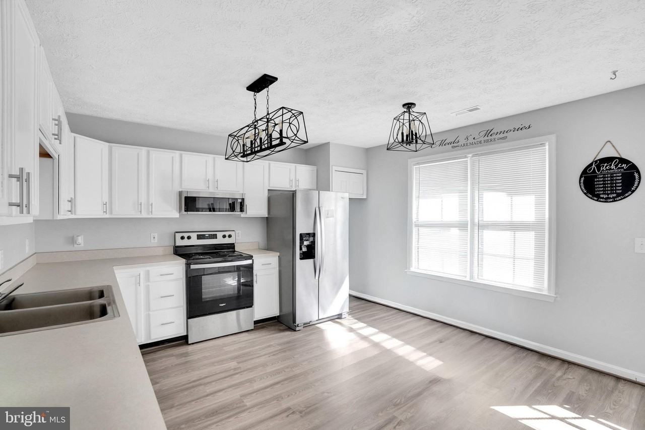 10515 Limburg Ct - Photo 7 of 27