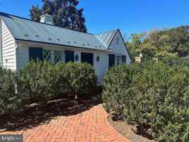 featured image of 11 Chatham Heights Rd
