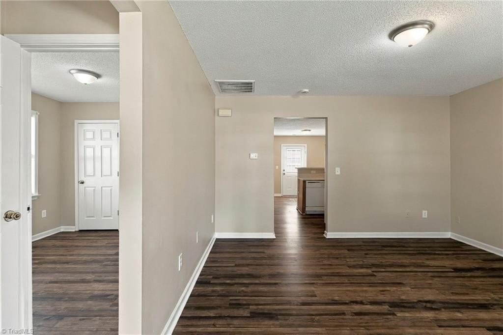 1116 Spence Ct - Photo 6 of 29