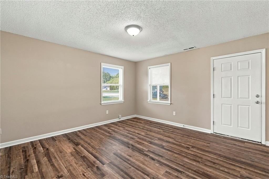 1116 Spence Ct - Photo 7 of 29