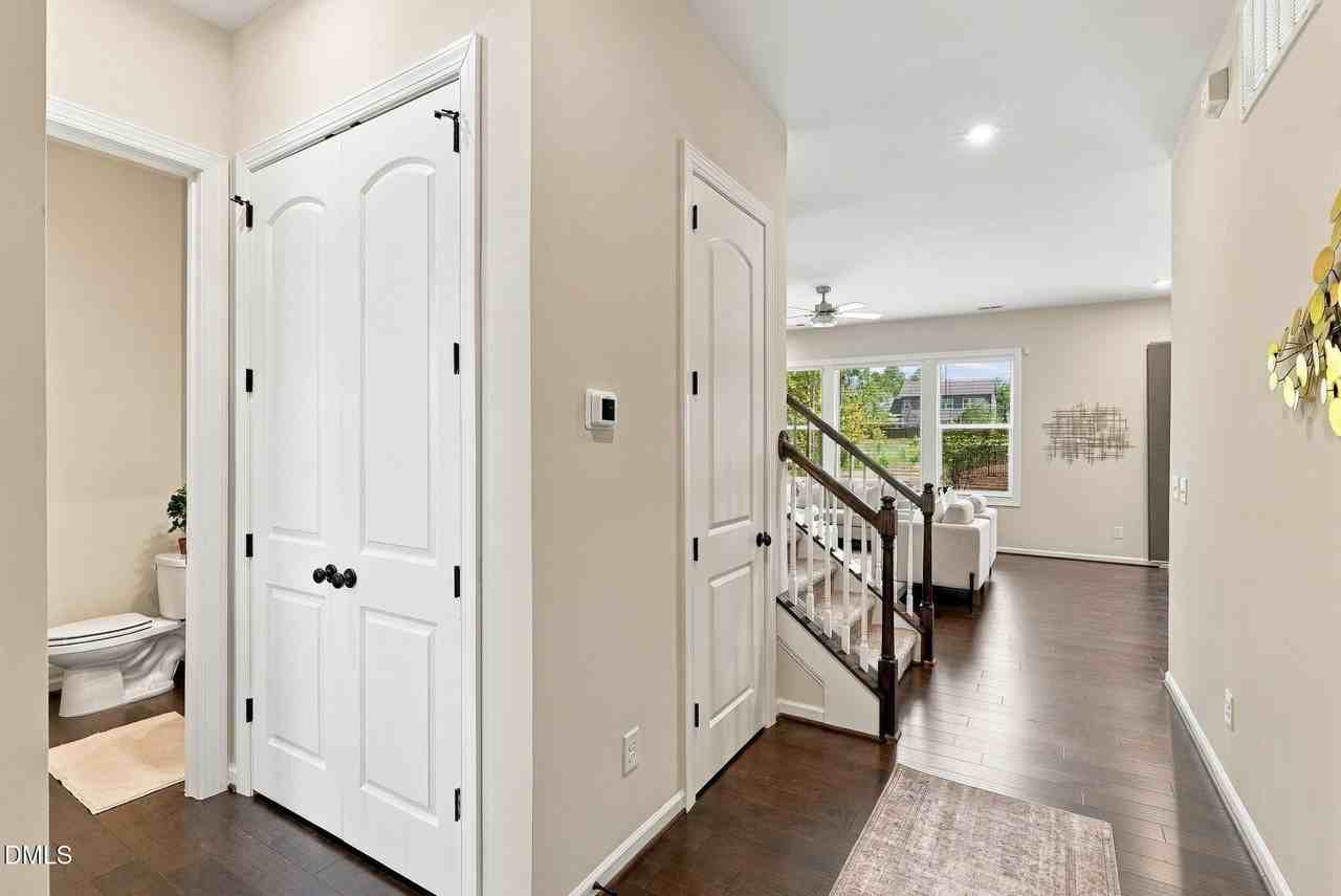 58 Comfort Ct - Photo 4 of 49