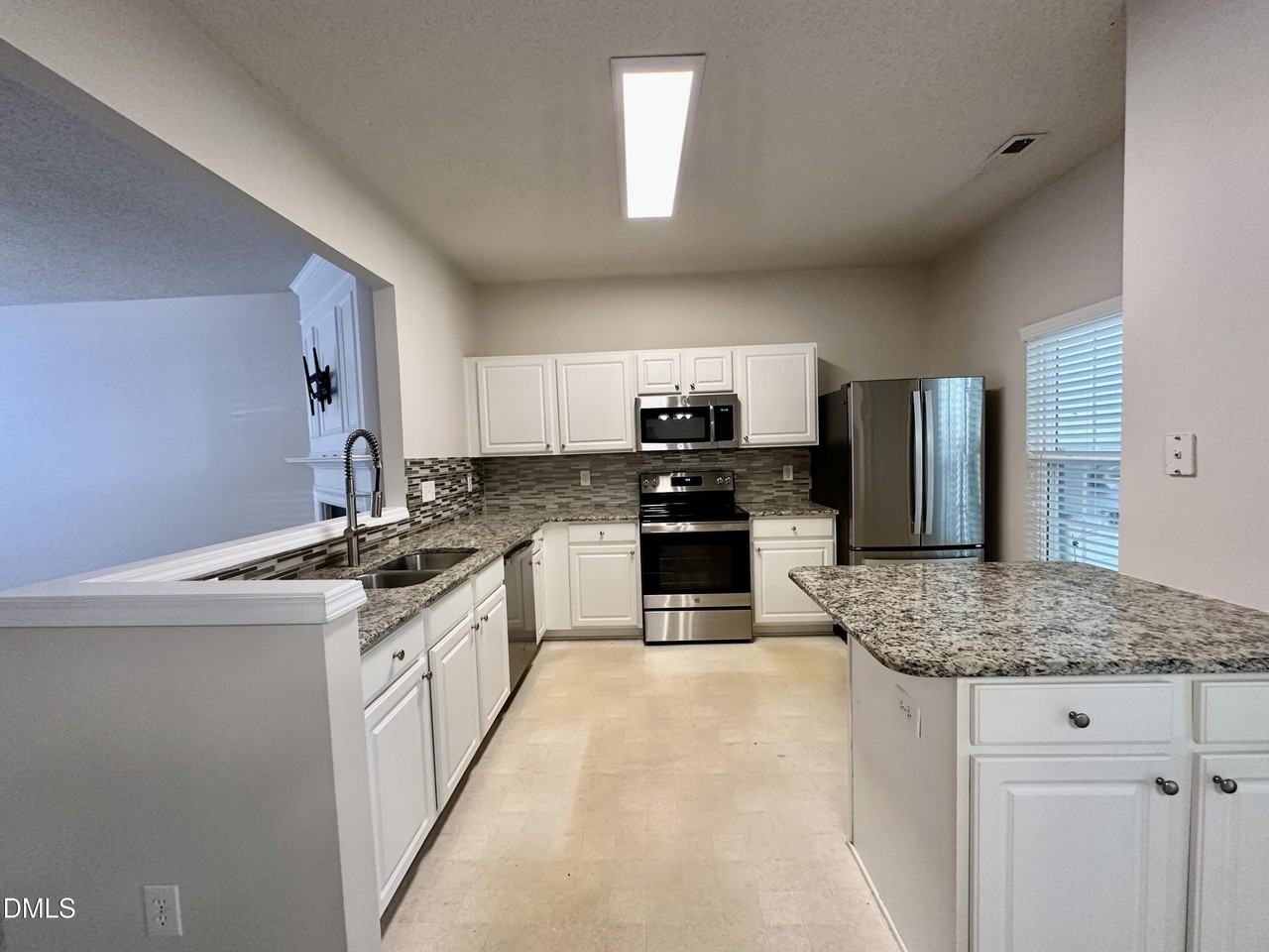 508 Canyon Lake Cir - Photo 5 of 20
